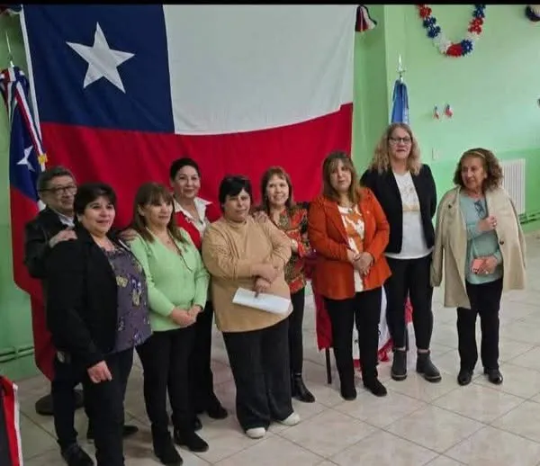 �𝗜𝗢 𝗧𝗨𝗥𝗕𝗜𝗢 𝗖𝗘𝗟𝗘𝗕𝗥𝗔 𝗟𝗔𝗦 𝗥𝗔𝗜𝗖𝗘𝗦 𝗖𝗛𝗜𝗟𝗘𝗡𝗔𝗦 𝗘𝗡 𝗙𝗜𝗘𝗦𝗧𝗔𝗦 𝗣𝗔𝗧𝗥𝗜𝗔𝗦1