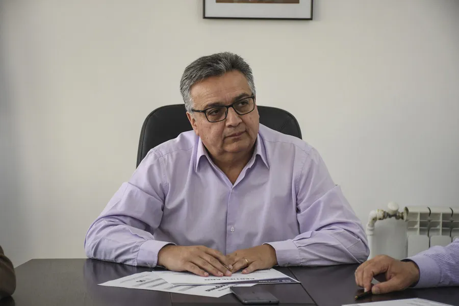 a0cf52f3-c614-433a-8400-40d9233a1af8