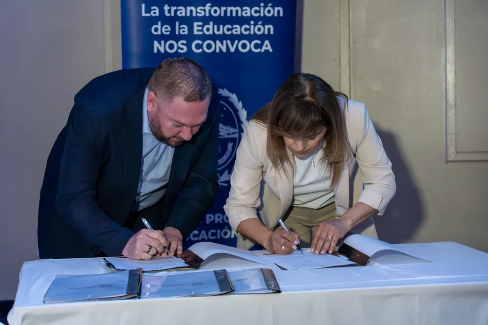 Copia-de-EXPERIENCIAS-Presentacion-31-1
