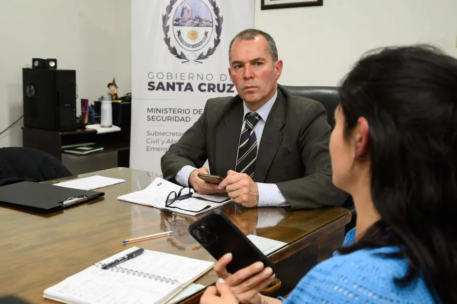 e2d765a0279d5b8ea8d05d4a5cbf089a_XL