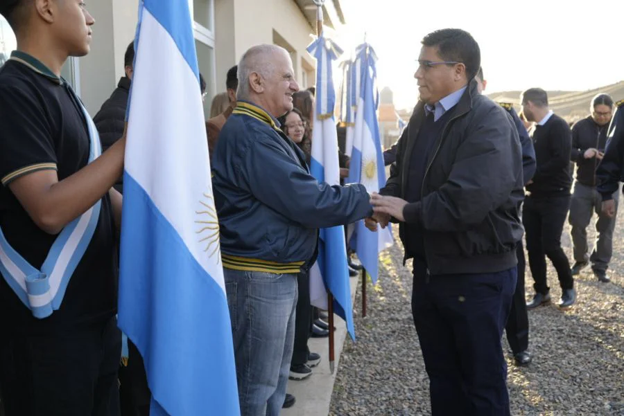 ade23f0fd5ef9f52b7363f64fb52bec1_XL