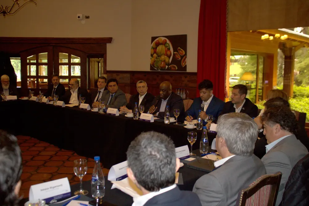 Santa_Cruz_abre_el_camino_a_nuevos_financiamientos_en_Toronto_5