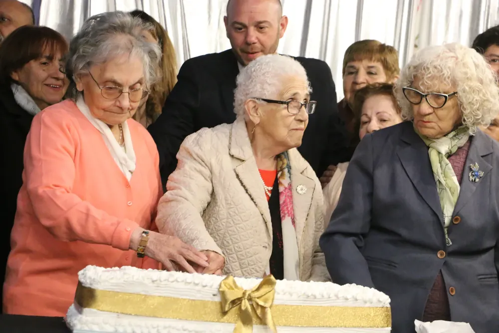 600206105_1294605102702190_7352054822957194543_n