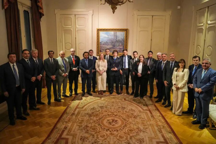 Portada-reunion-gobernadores-y-presidente