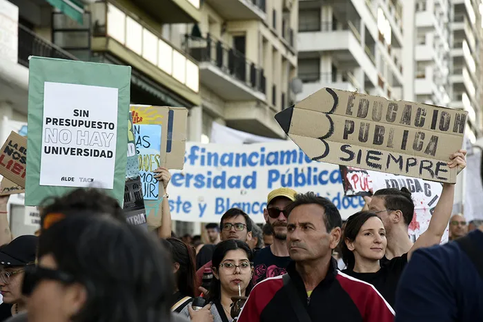 972703-ro01fo0103web-andr-c3-a9s-20macera