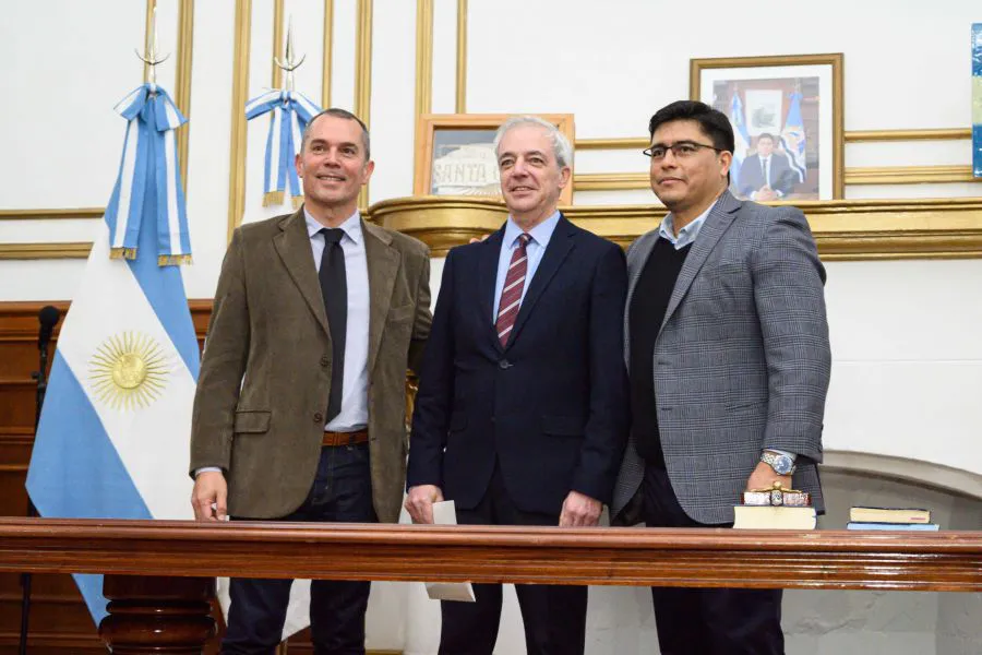 e2a160b6314f8a7d8c949f9bd5d95948_XL