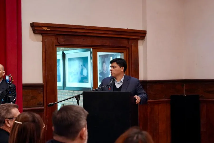 2e4f83dd14624afc4b5e87383ef340e2_XL