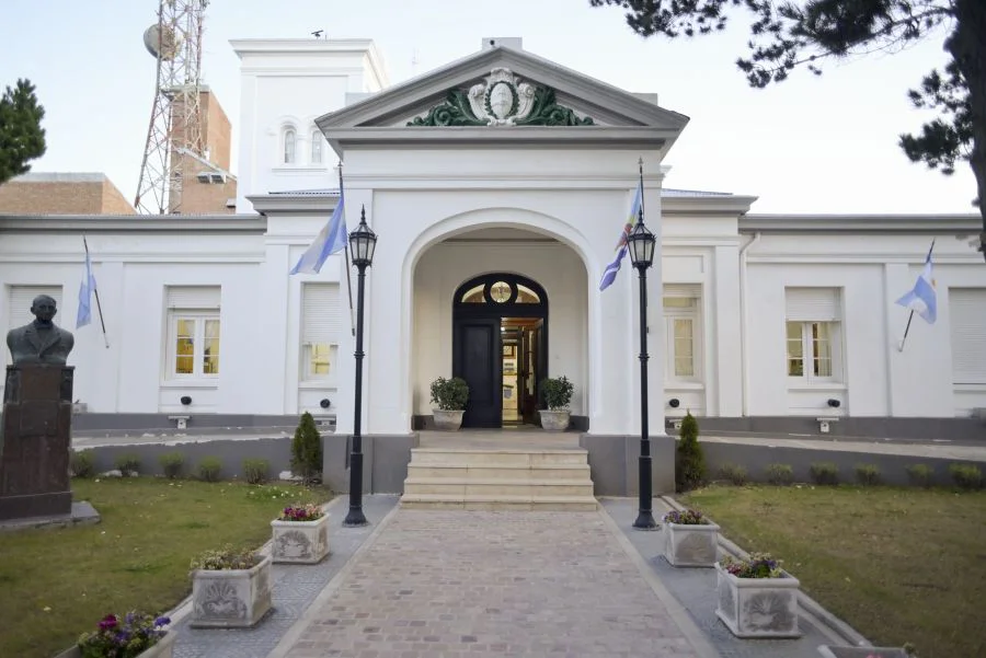 51c629085a75782a6ba11db87c1a923a_XL