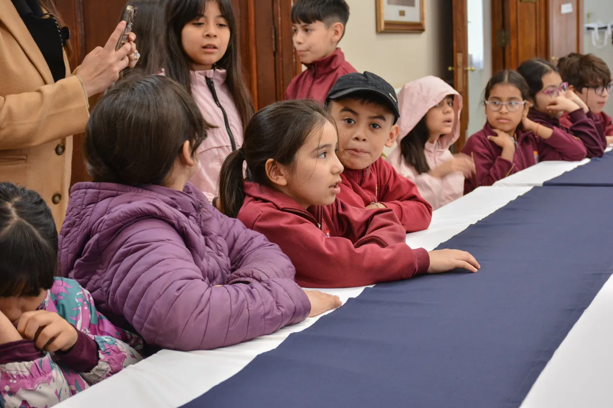 20251114_VIDAL_RECIBE_ESC._RIO_TURBIO_12