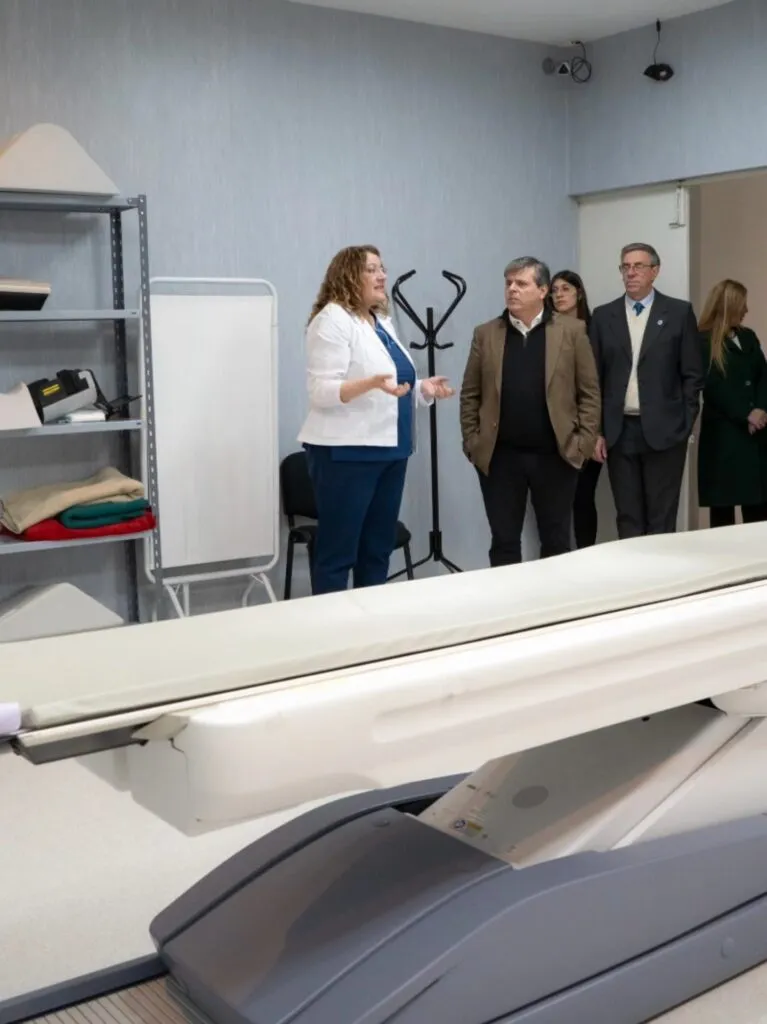 Recorren el Centro de Medicina Nuclear y Radioterapia