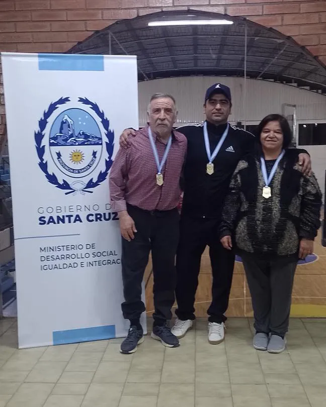 Adultos-Mayores-Brillan-en-los-Evita2